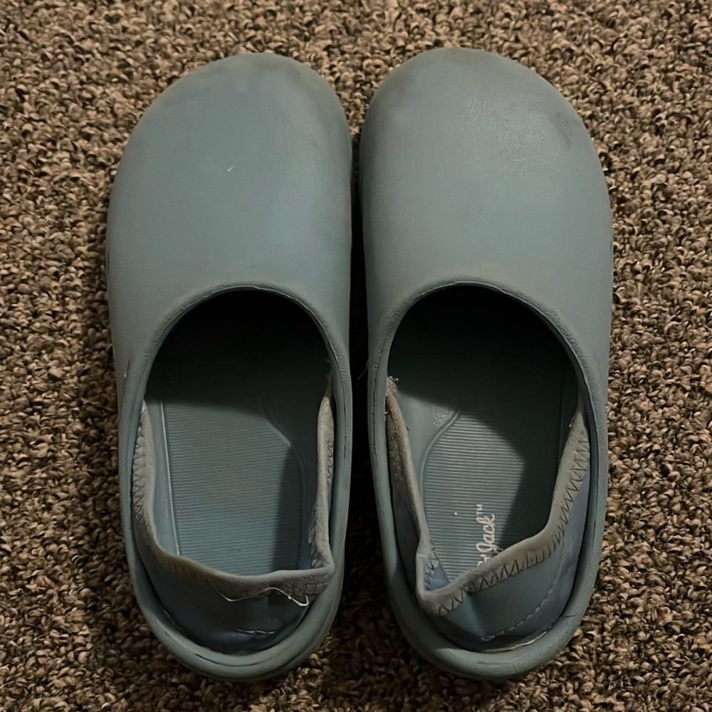 Cat & Jack blue shoes